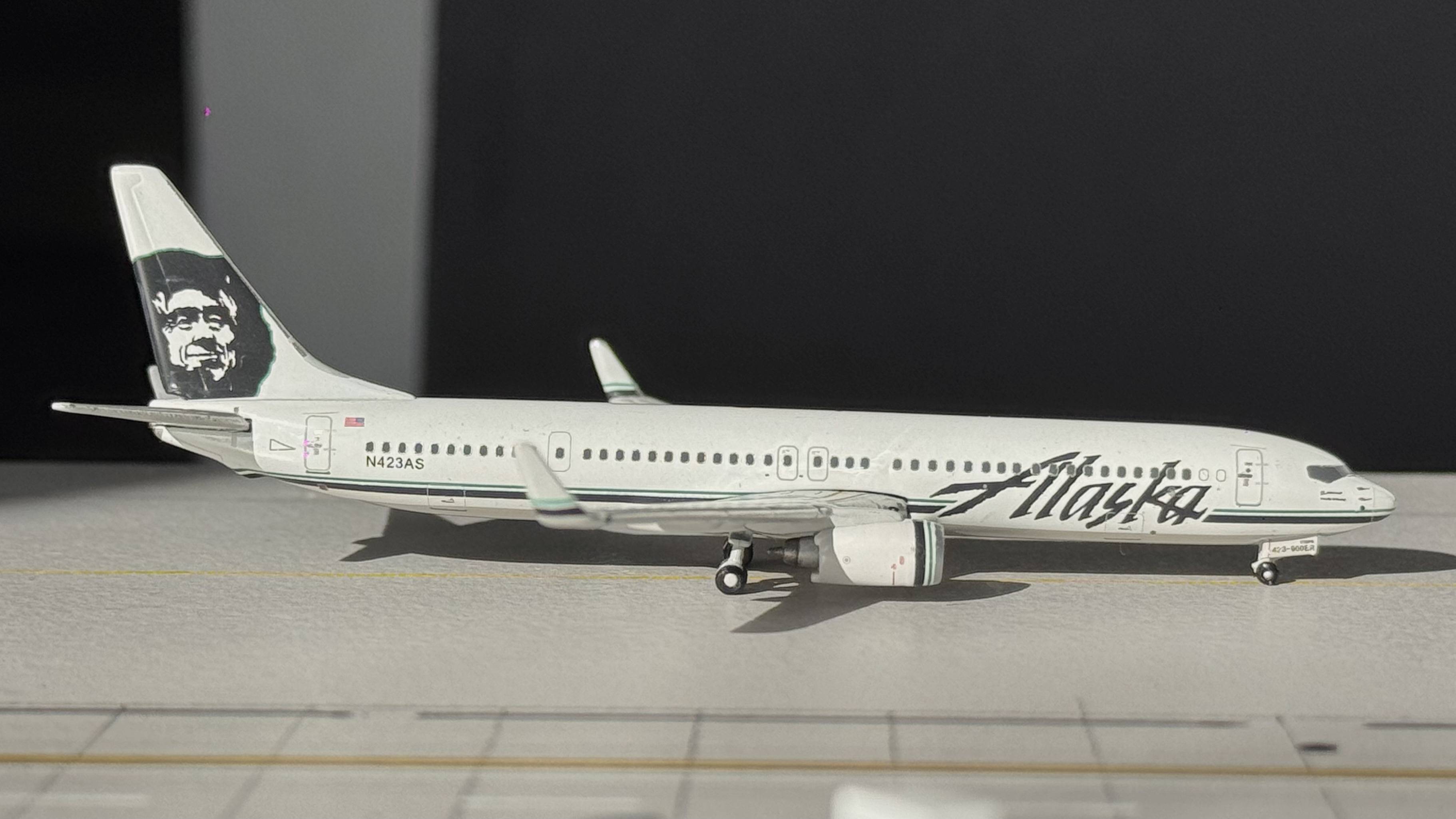 GeminiJets 1:400 Alaska Airlines Boeing 737-900 w/ Winglets GJASA1353 ...